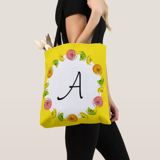 Tote Bag Monogramme jaune Citrus autour de fourre-tout (De près)