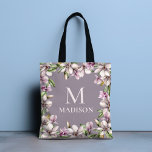 Tote Bag Monogramme Monogramme Magnolia Floral Personnalisé<br><div class="desc">Ce design élégant comprend votre nom personnalisé et monogramme entouré d'un cadre de fleurs de magnolia. Personnalisé en éditant le texte dans les zones de texte fournies #fourre-tout #sacs #sacs fourre - touts #accessoires #magnolia #floral #cadeaux #monogramme #monogrammed #personalizedcadeaux</div>