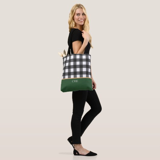 Tote Bag Monogramme noir blanc vert coché (Sur le modèle)