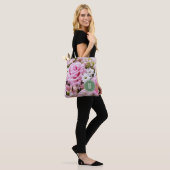 Tote Bag Monogramme rose rose tendance (Sur le modèle)