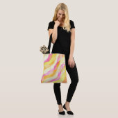 Tote Bag Motif Abstrait Ondulé Vibrant (Sur le modèle)