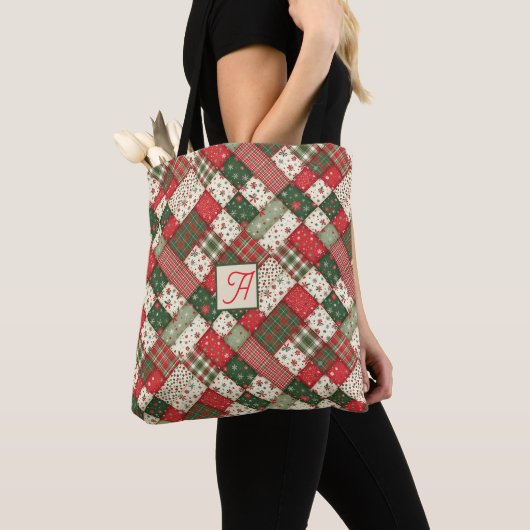 Tote Bag Motif arbre Noël patchwork vert rouge nom (De près)