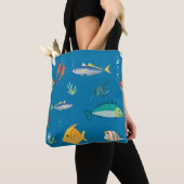 Tote Bag Motif bleu illustré de poissons et d'hippocampes m (De près)