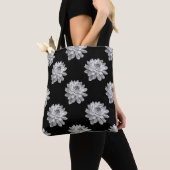 Tote Bag Motif Chrysanthemum - Monochrome et noir (De près)