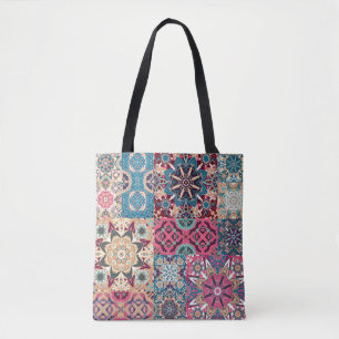 Tote Bag Motif en patchwork floral sans couture. Vérificate