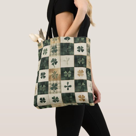 TOTE BAG MOTIF PLAID VERT AVEC SHAMROCKS VERT & BLANC (De près)