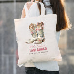 Tote Bag Nashville Dernier Rodeo Boots Bachelorette Party<br><div class="desc">Nashville Dernier Rodeo Boots Bachelorette Party sac fourre-tout est parfait pour votre Nash Bash! Des bottes florales adorables mettent en avant cette fête de bachelorette.</div>