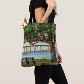 Tote Bag Navarre Park Bench and Bridge (De près)