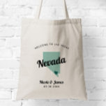 Tote Bag N'Importe Quelle Couleur Nevada Destination Mariag<br><div class="desc">Sac cadeau de bienvenue mariage week-end pour les invités hors de la ville à votre mariage, avec l'image du Nevada. Vous pouvez modifier les couleurs pour n'importe quelle partie de ce design, ainsi que déplacer le coeur à l'emplacement de votre mariage. Pour modifier les couleurs, cliquez sur personnaliser, puis sur...</div>