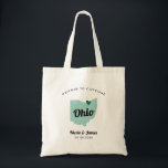 Tote Bag N'Importe Quelle Couleur Ohio Carte Mariage Welcom<br><div class="desc">Sac cadeau de bienvenue mariage week-end pour les invités hors de la ville à votre mariage, avec l'image de l'Ohio. Vous pouvez modifier les couleurs pour n'importe quelle partie de ce design, ainsi que déplacer le coeur à l'emplacement de votre mariage. Pour modifier les couleurs, cliquez sur personnaliser, puis sur...</div>