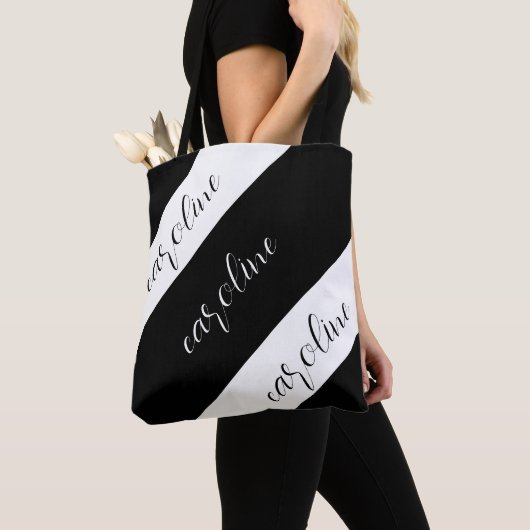 Tote Bag Noir et blanc avec des fines touches chics (De près)