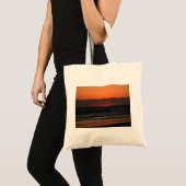Tote Bag Oiseaux survolant le lever du soleil océanique (Devant (produit))