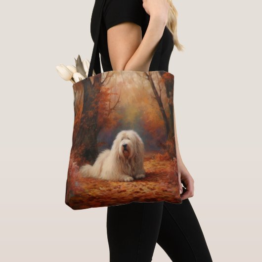 Tote Bag Old English Sheepdog en automne Leaves Fall Inspir (De près)