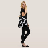 Tote Bag Om argenté (Sur le modèle)