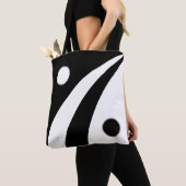 Tote Bag Ondes Abstraites en noir et blanc avec cercles (De près)