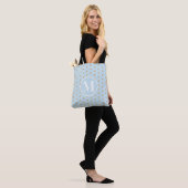 Tote Bag Or bleu doux pois blancs monogramme (Sur le modèle)