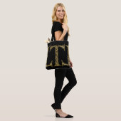 Tote Bag Orné Gold T Monogramme Design initial sur n'import (Sur le modèle)