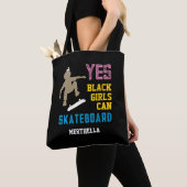 Tote Bag OUI LES FILLES PEUVENT SKATEBOARD Retro Afro Skate (De près)