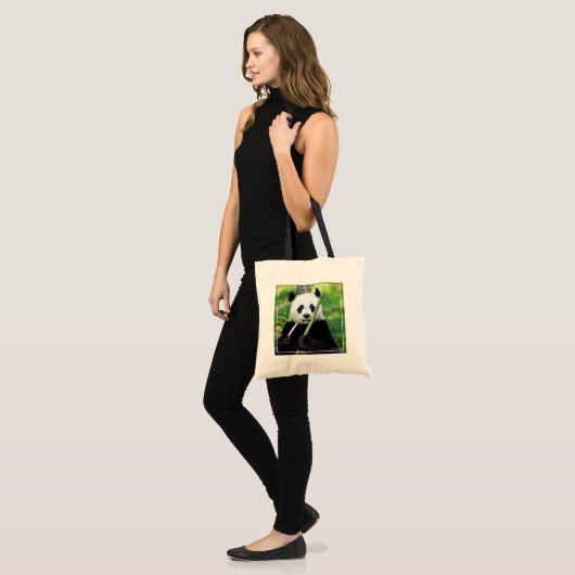 Tote Bag Panda géant tenant du bambou (Devant (modèle))