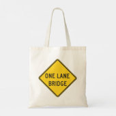 Tote Bag Panneau jaune de la route du pont à une voie (Dos)