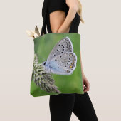 Tote Bag Papillon bleu commun sur l'herbe (De près)