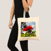 Tote Bag Papillons à ailes longues zébrées sur fleurs rouge (Devant (produit))