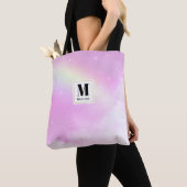 Tote Bag Pastel Ciel rose avec Monogramme arc-en-ciel jaune (De près)
