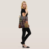 Tote Bag patchwork chercks motif, design tartan, surface (Sur le modèle)