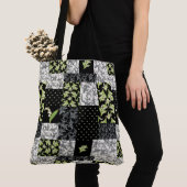 Tote Bag Patchwork de Lilies-of-the-Valley en noir (De près)