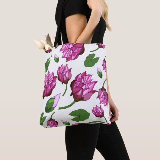 Tote Bag Pattern with lotuses and leaves on a white backgro (De près)