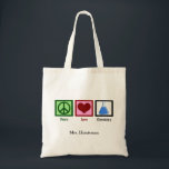 Tote Bag Peace Love Chimie Enseignant sur mesure<br><div class="desc">Si vous êtes un scientifique ou avez besoin d'un cadeau geek pour les nerd dans votre vie,  ce mignon sac fourre-tout de professeur de chimie présente un signe de paix,  le coeur,  et les produits chimiques dans un bécher.</div>