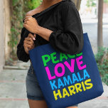Tote Bag Peace Love Kamala Harris Cute Blue<br><div class="desc">Mignon Peace Love Kamala Harris sac fourre-tout bleu pour un démocrate progressiste qui aime les desseins politiques amusants et colorés. Vote pour Kamala à la présidence à l'élection de 2024. Un design libéral amusant dans des couleurs vives.</div>