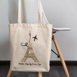 Tote Bag Personnalisable Paris Trip Chic Tour Eiffel<br><div class="desc">Customisez ce sac fourre-tout de vacances chic et minimaliste à Paris pour votre voyage en famille ou entre filles. Dessin artistique de la tour Eiffel avec un avion volant derrière pour symboliser votre voyage en avion. Un joli script cursif personnalisé sur ce cadeau keepsaké.</div>