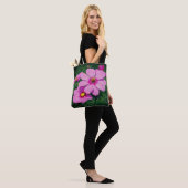 Tote Bag Pink cosmos Flowers (Sur le modèle)