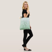 Tote Bag Pistache Gris monogramme rustique élégant (Sur le modèle)