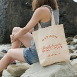 Tote Bag Plage Bachelorette Rétro Moderne Personnalisé<br><div class="desc">Cette fourre-tout allie sans effort charme rétro et modernité,  créant un accessoire élégant et fonctionnel pour votre escapade en bachelorette. Personnalisez-le avec des noms,  des dates ou un message spécial,  ce qui en fait un gardien unique et chéri pour votre fête nuptiale.</div>