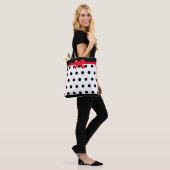 Tote Bag Pois noirs élégants avec ruban rouge (Sur le modèle)