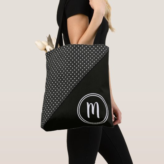 Tote Bag Pois noirs et blancs et monogramme solide (De près)