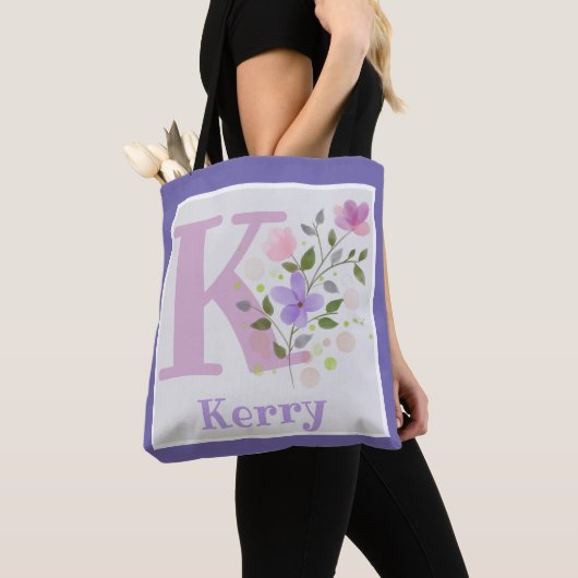 Tote Bag Premier nom initial plus Kerry avec fleurs (De près)