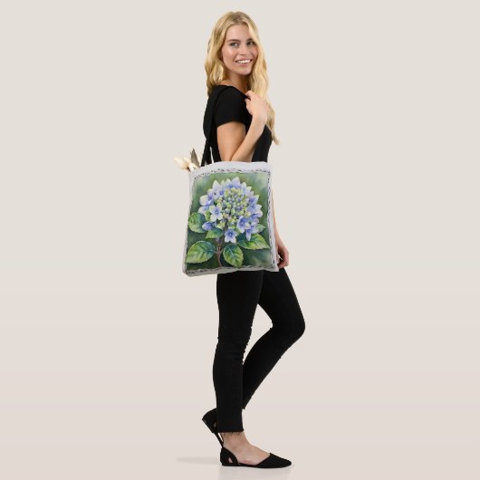 Tote Bag Pretty Blue Bloom (Sur le modèle)