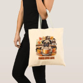 Tote Bag Pugkin Spice Latte – Cute Autumn Pug Coffee Design (Devant (produit))