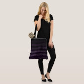 Tote Bag Rayures ombrées grunge noir et violet (Sur le modèle)