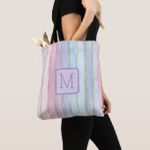 Tote Bag Rayures verticales bloc de couleur violet monogram (De près)
