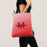 Tote Bag Red gradient geometric mesh pattern Monogram<br><div class="desc">Monogramme Personnalisez avec votre initiale et votre nom personnalisés. Motif de maillage géométrique dégradé rouge. Triangle maillage géométrique avec dégradé gris foncé clair. motif,  ombre,  maillage,  triangles,  géométrie,  géométrique,  dégradé,  cool,  triangle,  brillant,  rouge</div>