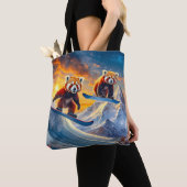 Tote Bag Red Pandas Snowboard Design par Rich AMeN Gill (De près)