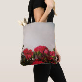 Tote Bag Red roses fresh buds blooming bright flowers flora (De près)