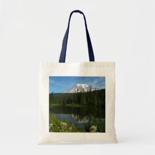 Tote Bag Reflet du lac du mont Rainier avec des fleurs sauv