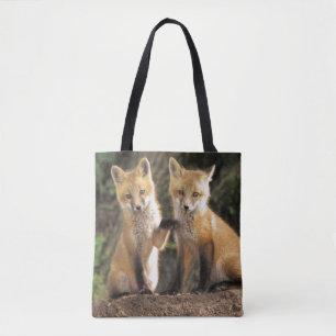 Tote Bag Renardeau devant terrier Vulpes vulpes