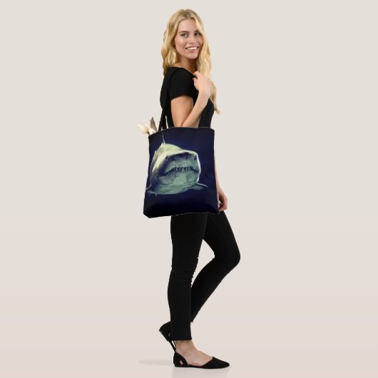 Tote Bag Requin (Sur le modèle)
