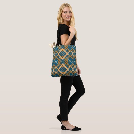 Tote Bag Reversible Geometric Diamond Pattern Teal Black (Sur le modèle)